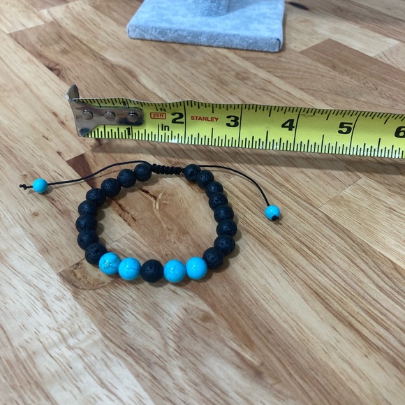 Lava rock diffuser bracelet with turquoise stone beads adjustable - Picture 5 of 5